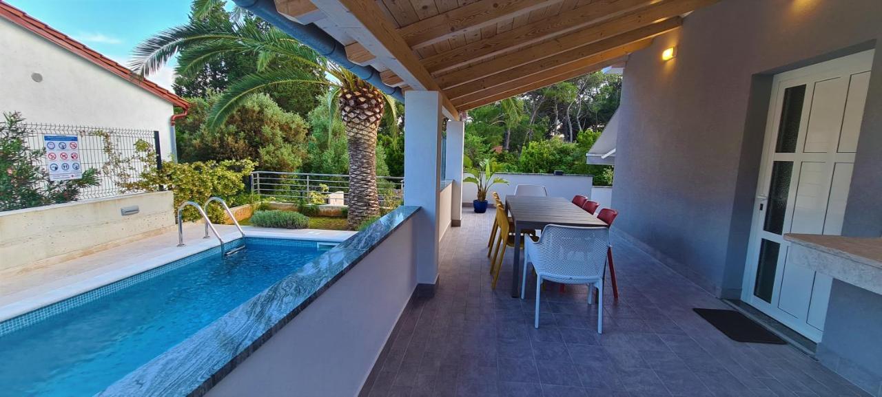 Villa Artaturi Мали-Лошинь Экстерьер фото