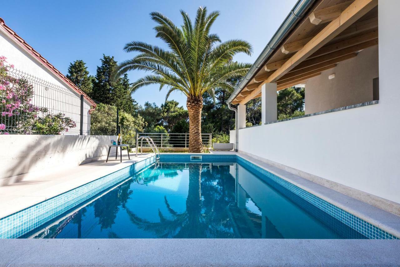 Villa Artaturi Мали-Лошинь Экстерьер фото